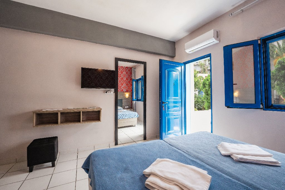 Parthenon Studio Apartments, Anaxos