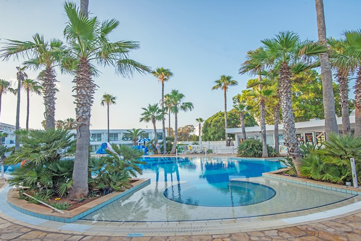 THE DOME BEACH HOTEL