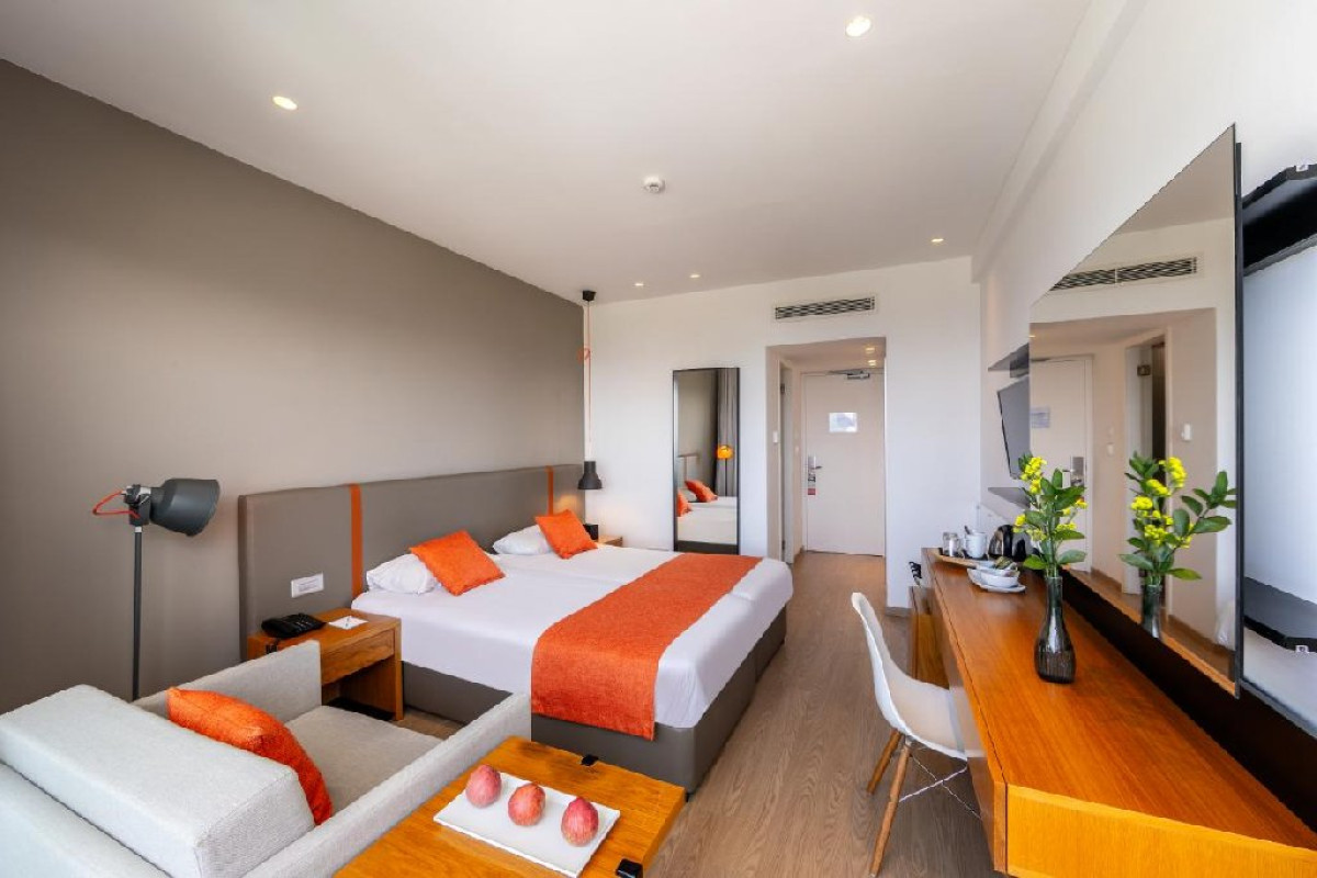 Crystal Springs Beach Hotel (Protaras)