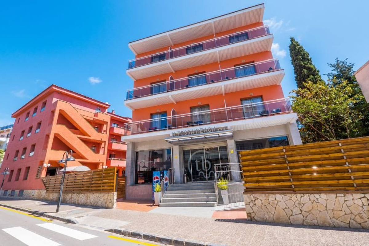 Tossa Beach Center (Tossa de Mar)