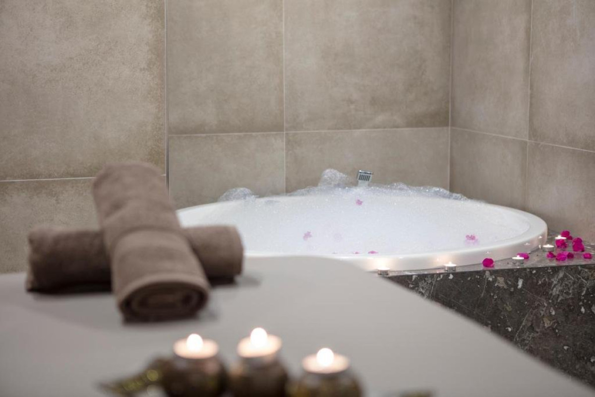 BLUE MARLIN DELUXE SPA RESORT