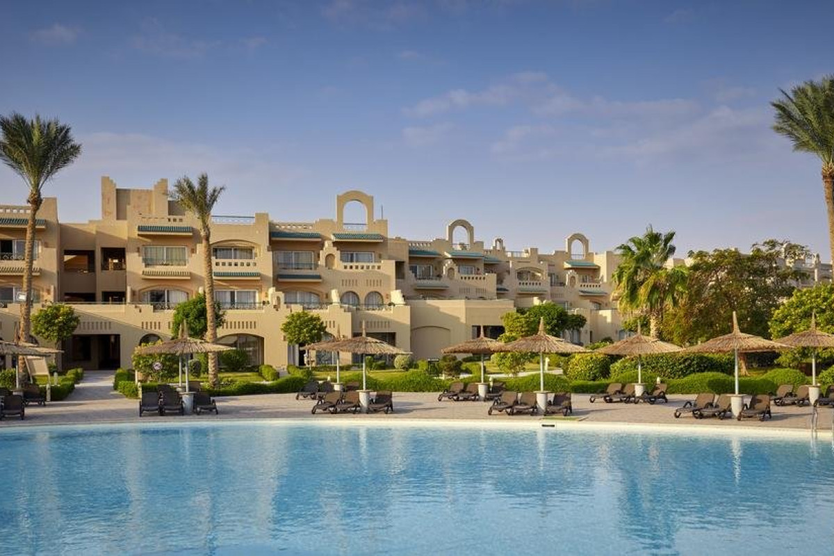Coral Sea Water World Resort