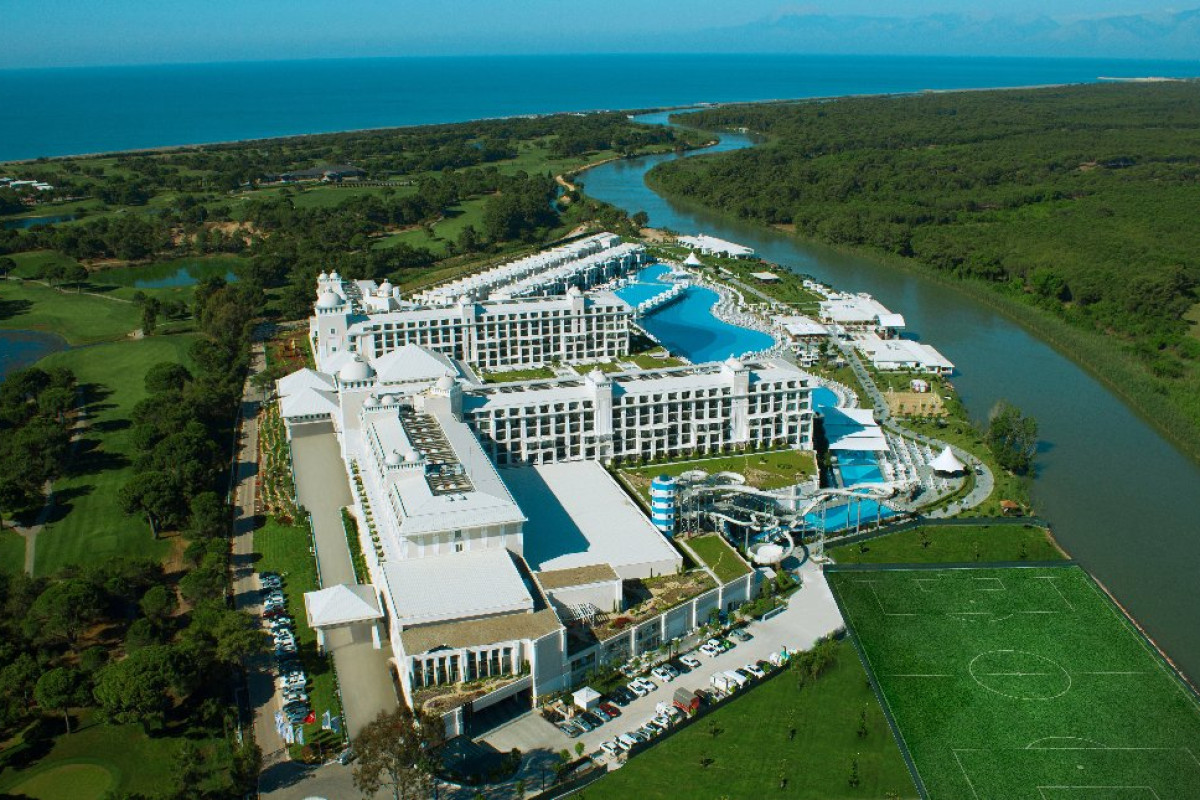 TITANIC DELUXE BELEK