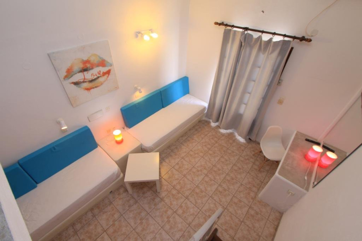 Iliada (Perivolos - Santorini)