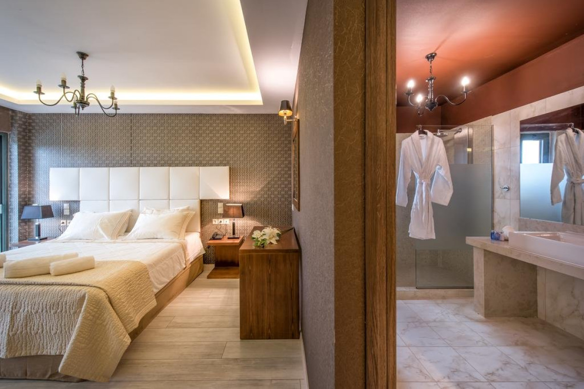 Elegance Luxury Suites (Tragaki)