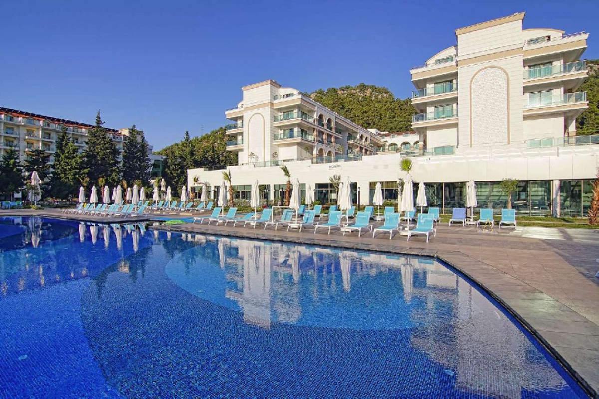 DOSINIA LUXURY RESORT HOTEL