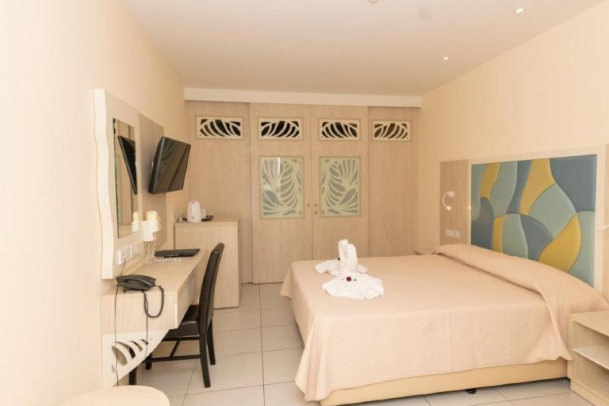 Tofinis Hotel