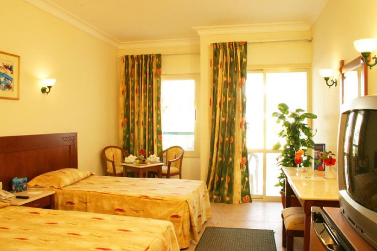 FALCON HILLS HOTEL