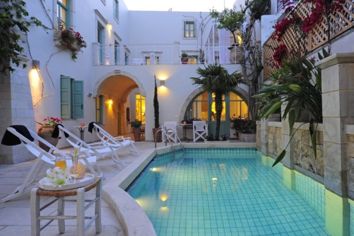 Mythos Suites (K)