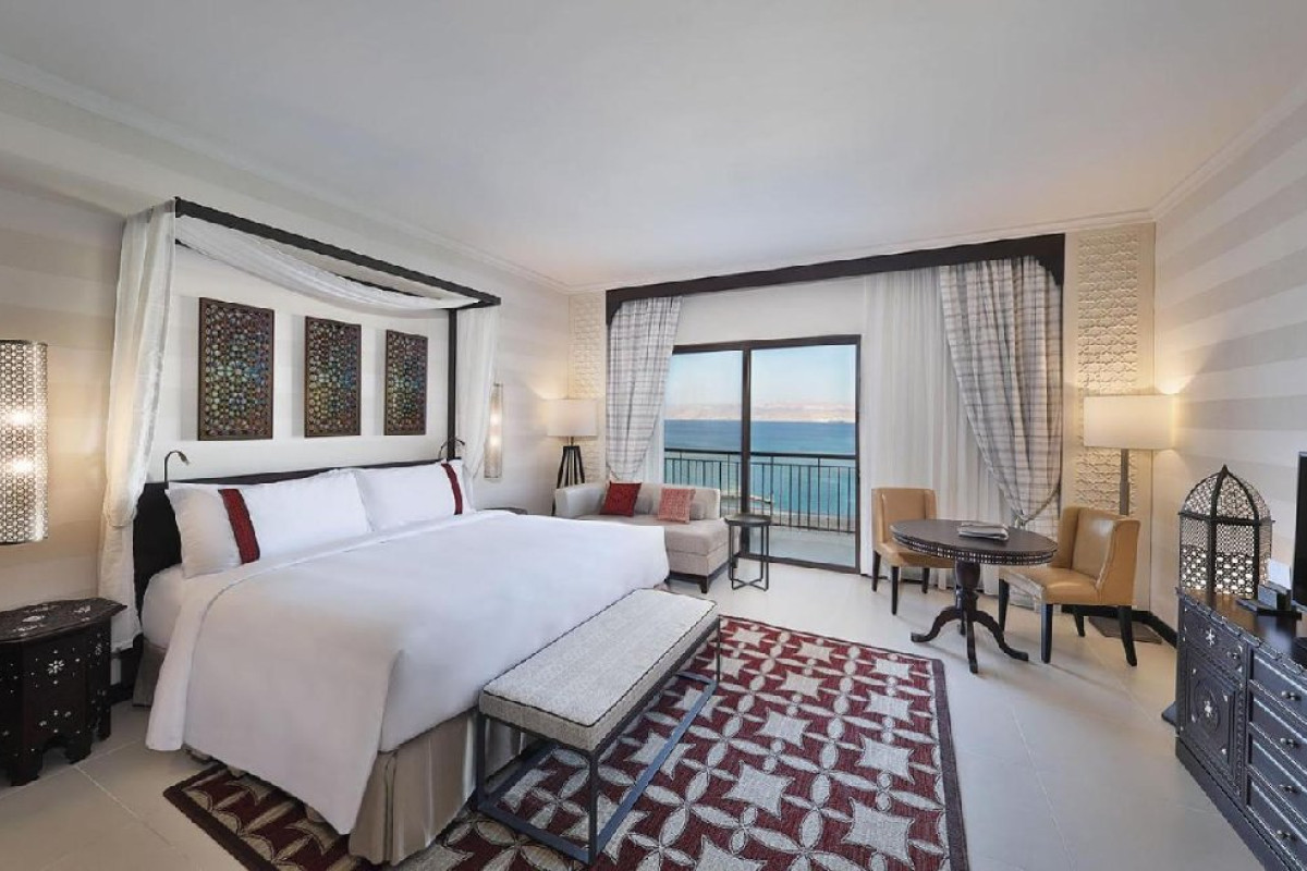 Al Manara Luxury Hotel
