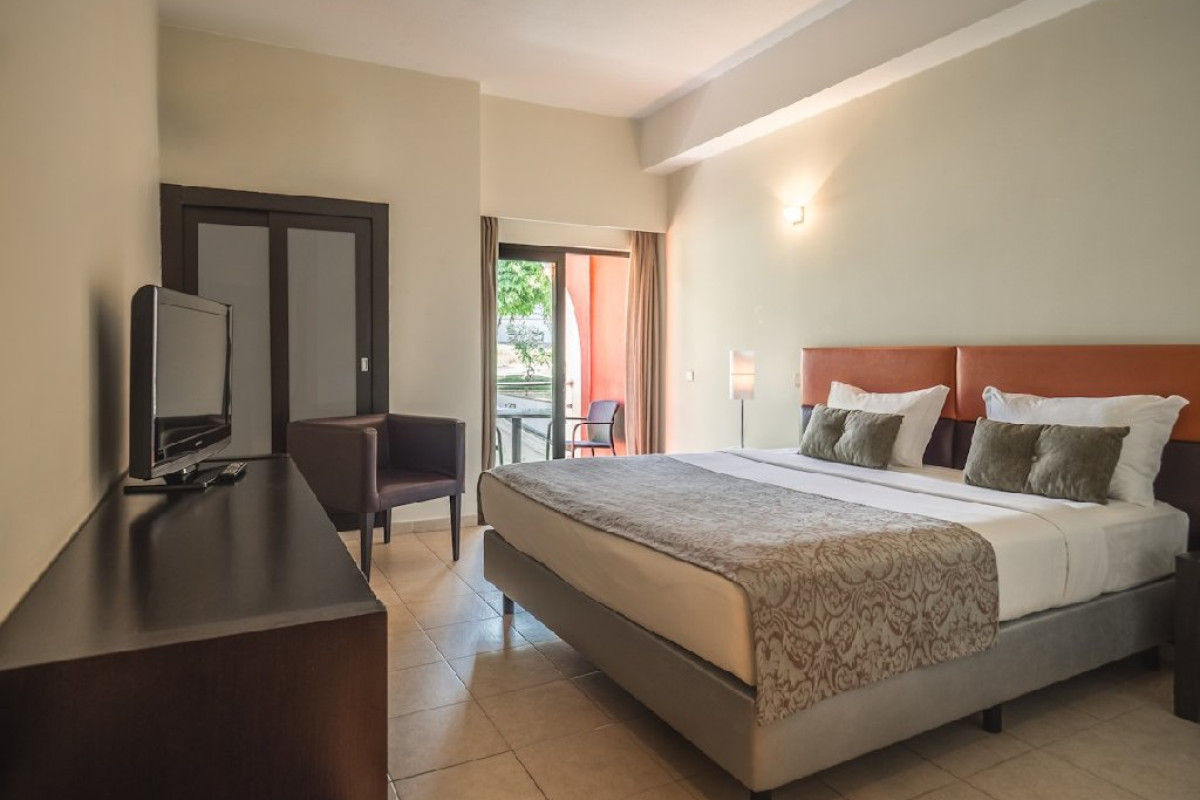 Topazio Mar Beach Hotel and Apartments