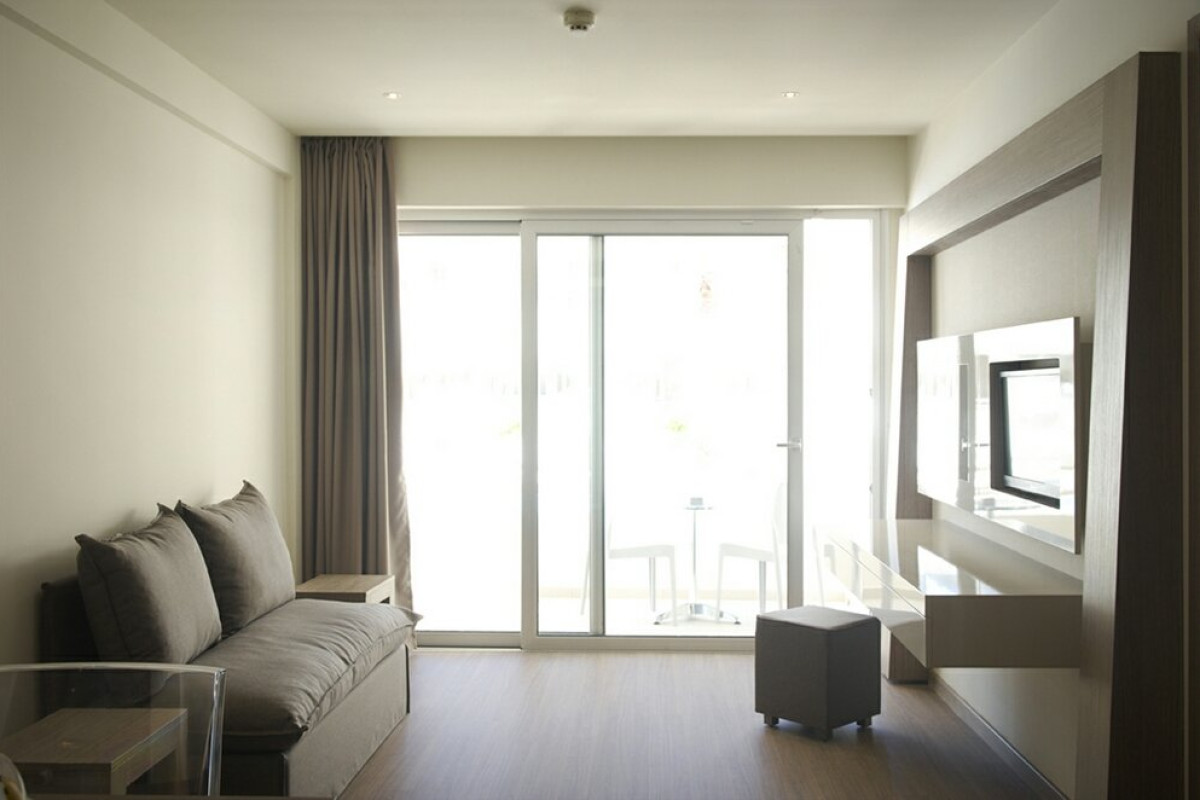 MELPO ANTIA SUITES