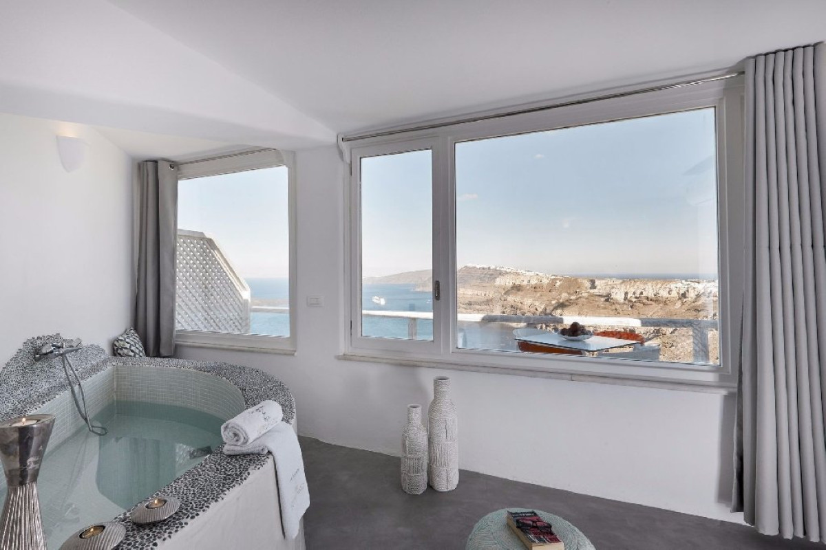 Suites of the Gods Cave Spa Hotel (Megalochori - Santorini)