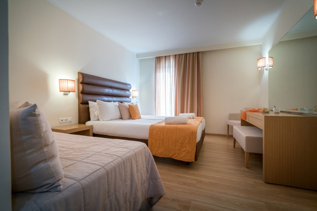 Best Western Galaxy (recomandat 4*+) (Laganas)(C)