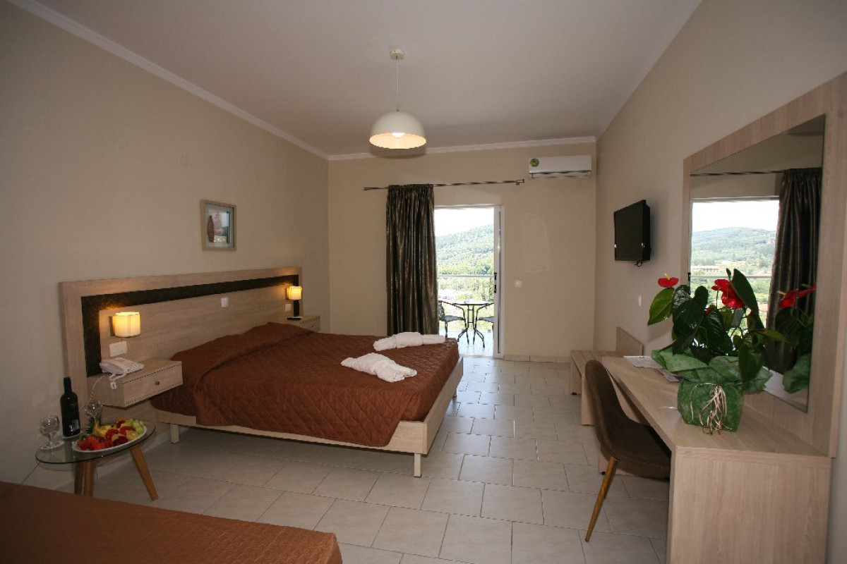 SAINT GEORGE PALACE (Agios Georgios)