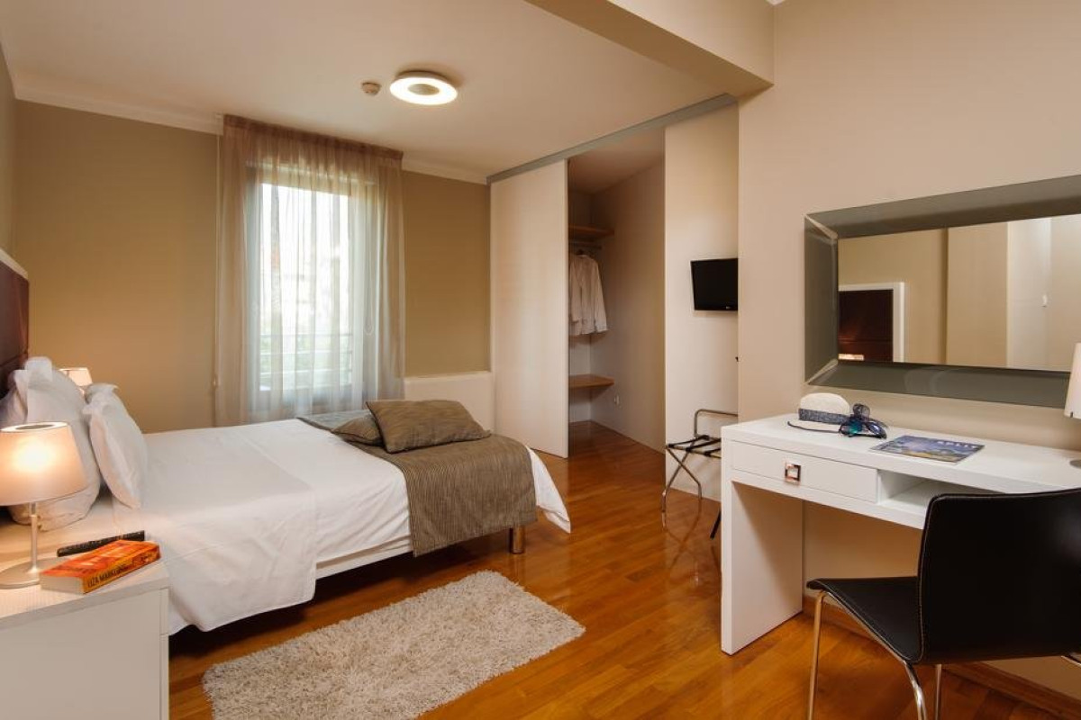 The Residence (Podstrana)