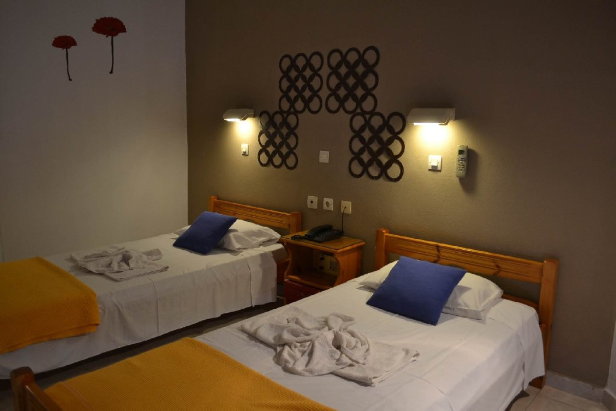 White Palace Studios (Faliraki) - clasificare 3 chei
