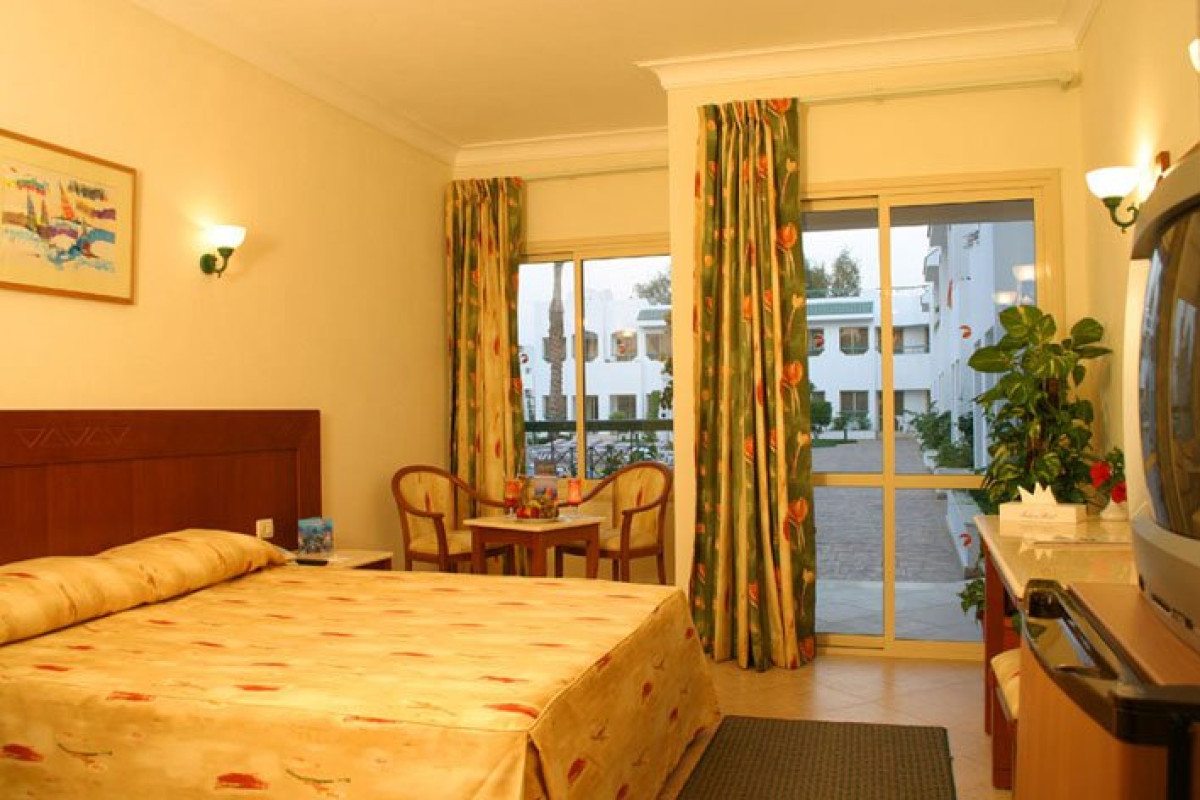 FALCON HILLS HOTEL