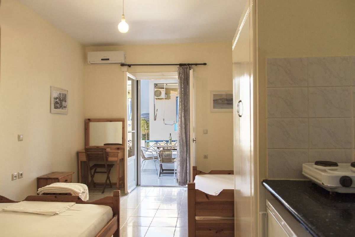 Thanasis Studios (Lygia)