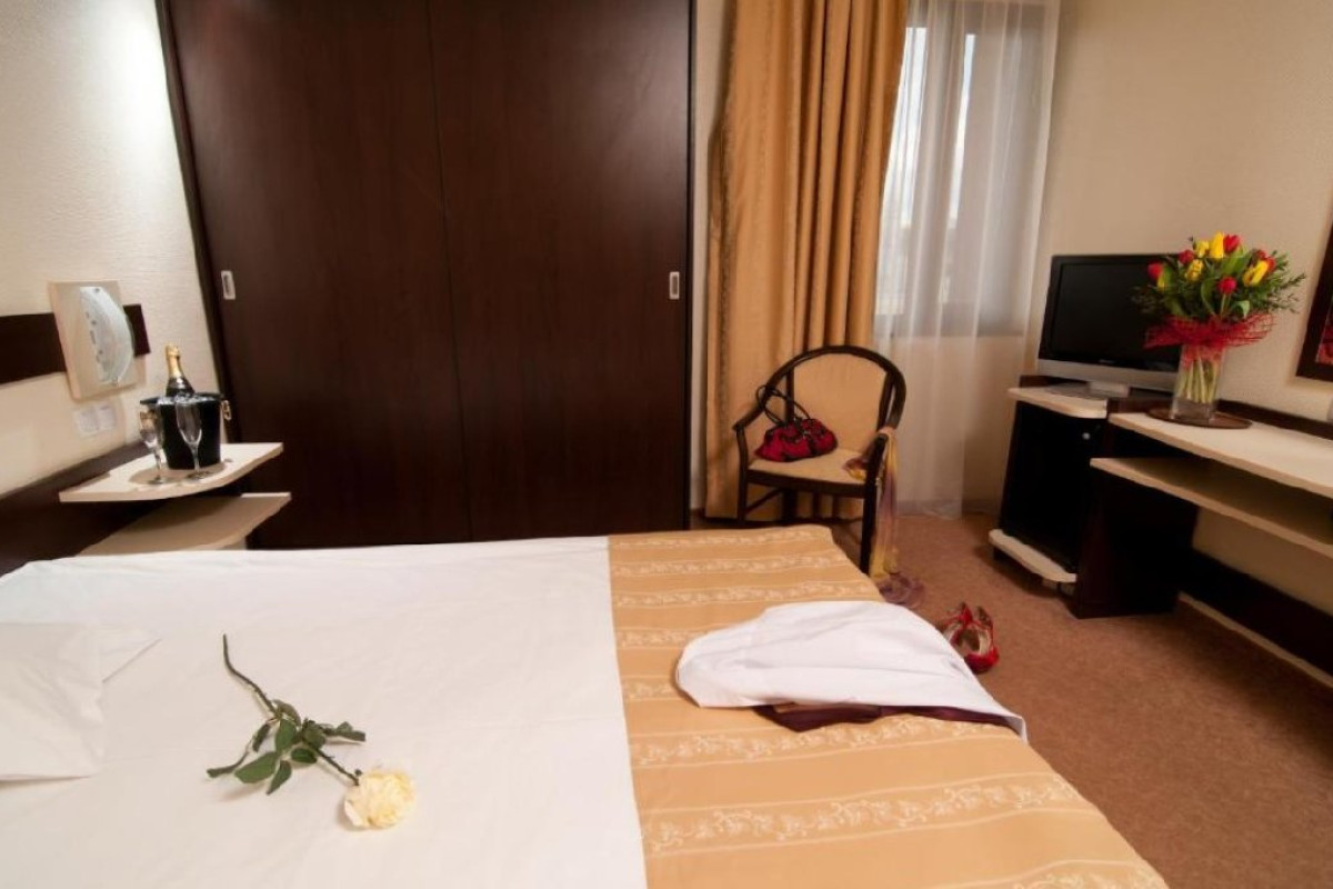 Hotel Rapsodia