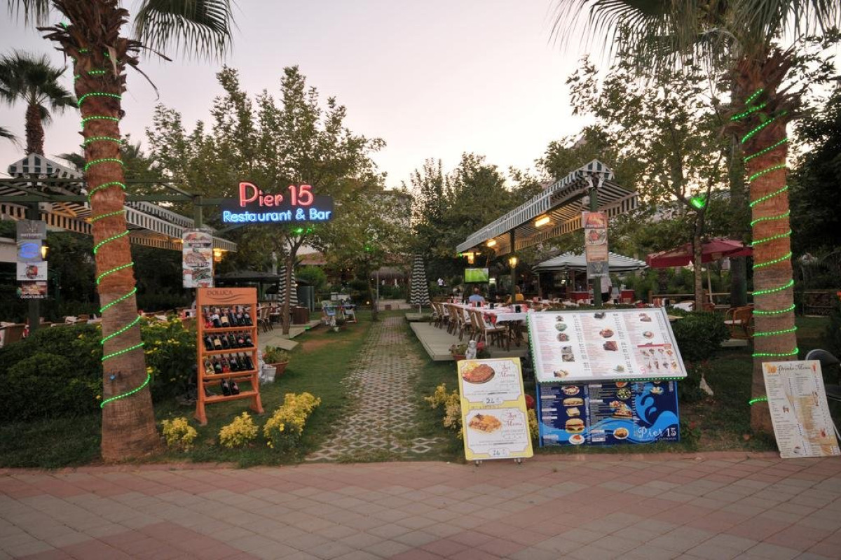 LETOILE BEACH HOTEL