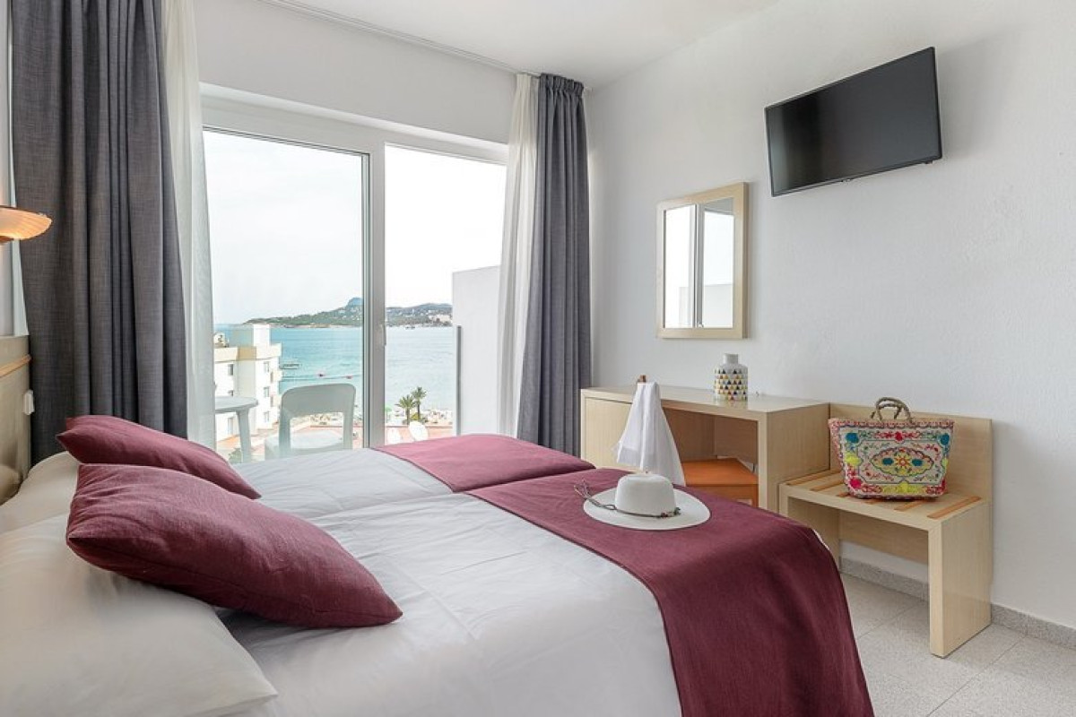 VIBRA RIVIERA HOTEL