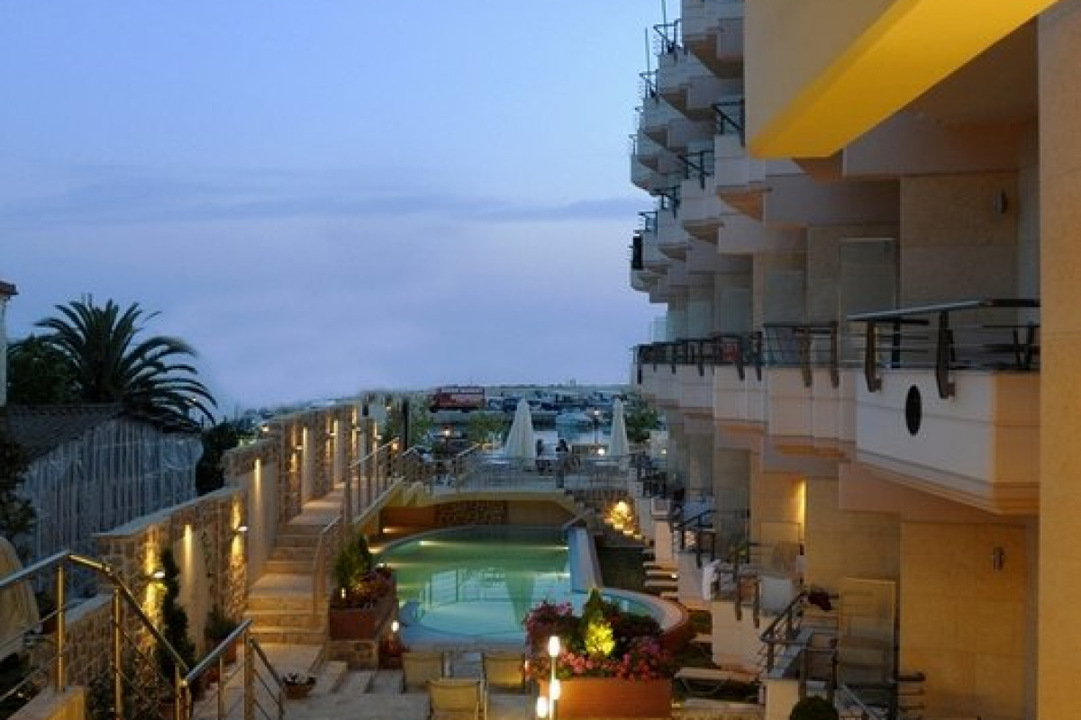 Imperial Hotel (Nea Skioni)
