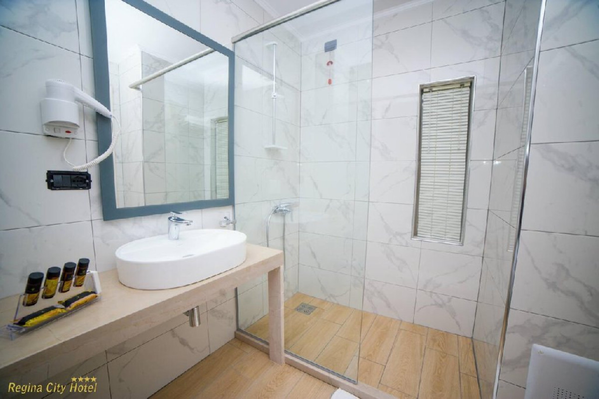 Regina City Hotel (Vlore)