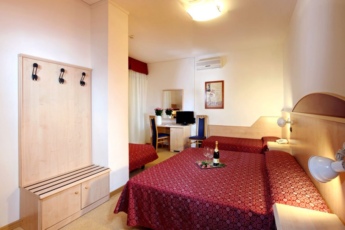 Hotel Regina (Sabbiadoro)