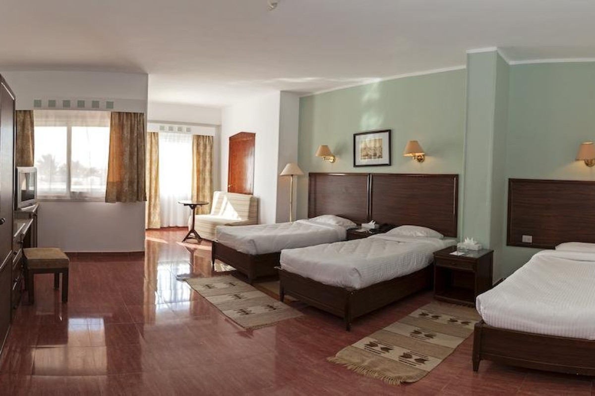 GOLDEN BEACH RESORT