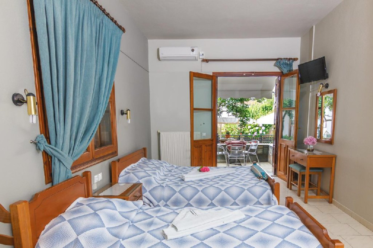 Charoula Studios and Maizonettes - Platanias