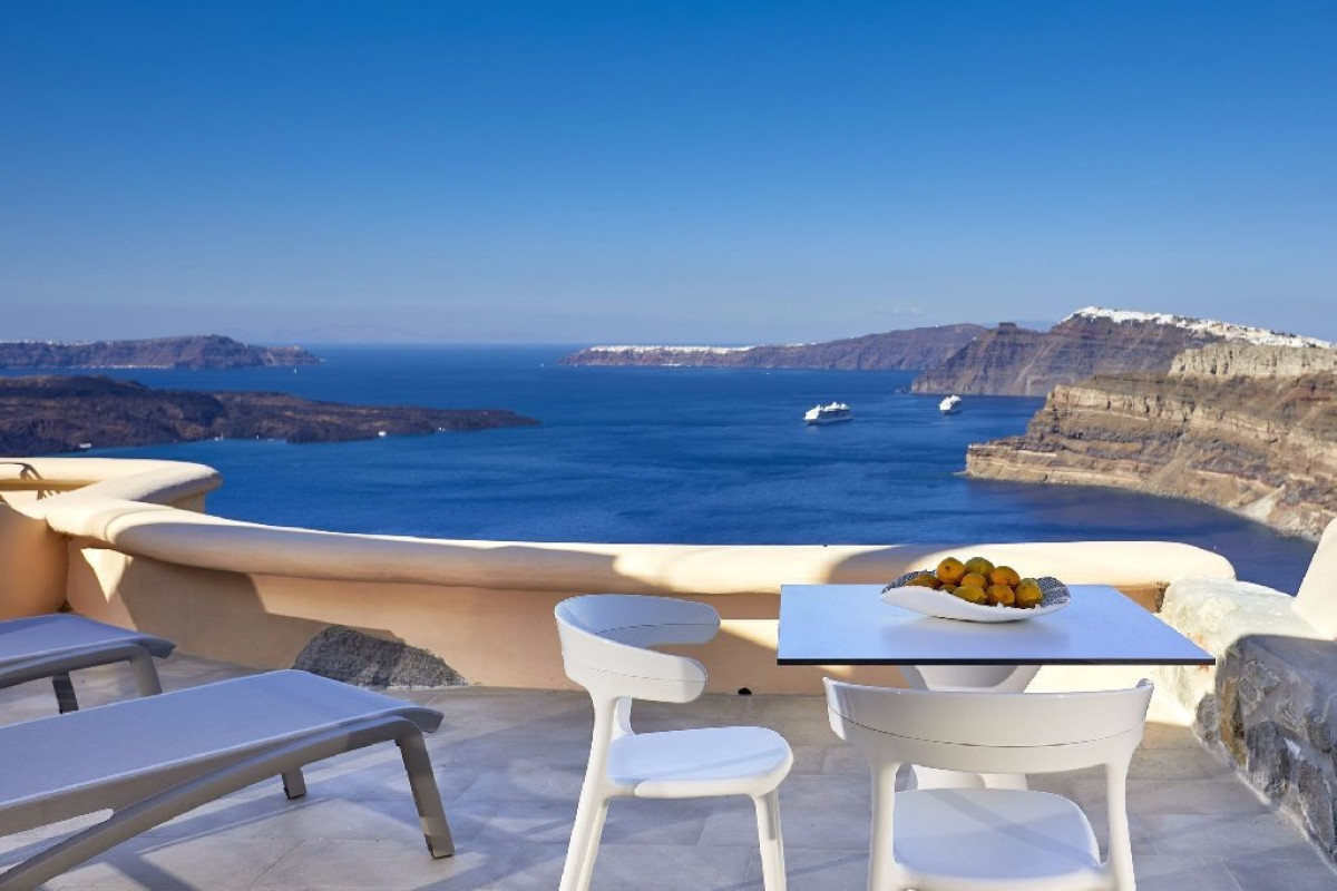 Suites of the Gods Cave Spa Hotel (Megalochori - Santorini)