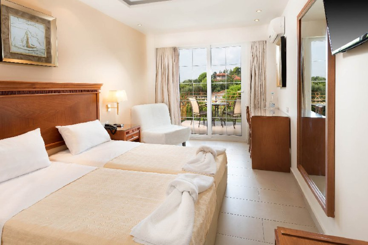Avalon (Adults Only, + 18 ani) (Zante Town)