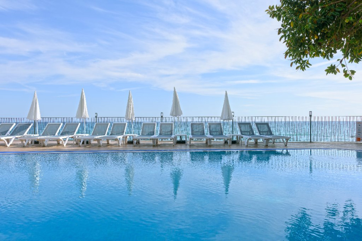 FLORIA BEACH HOTEL