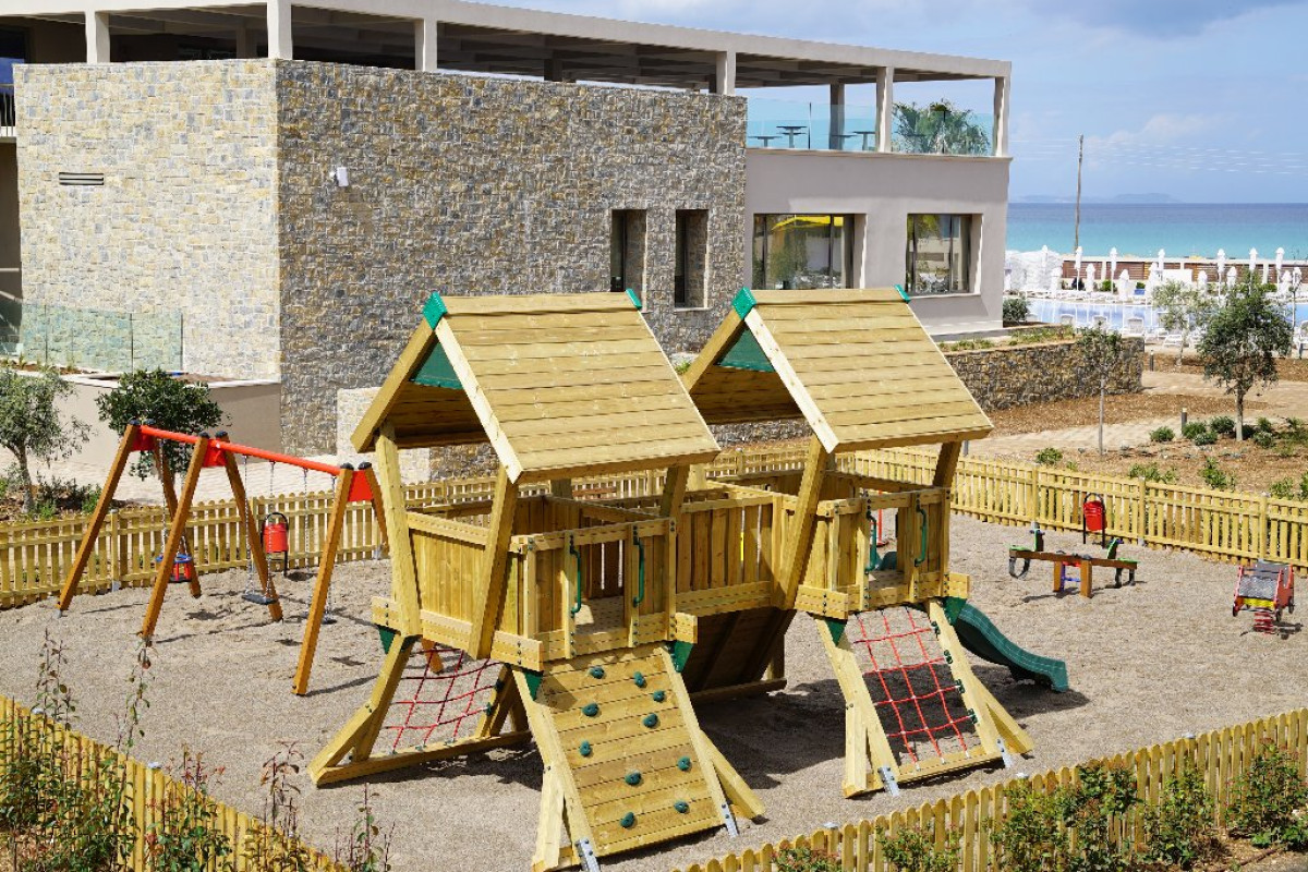 ALMYROS BEACH HOTEL (Acharavi) (C)