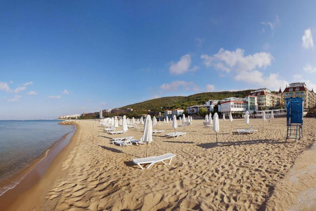 AMORE BEACH