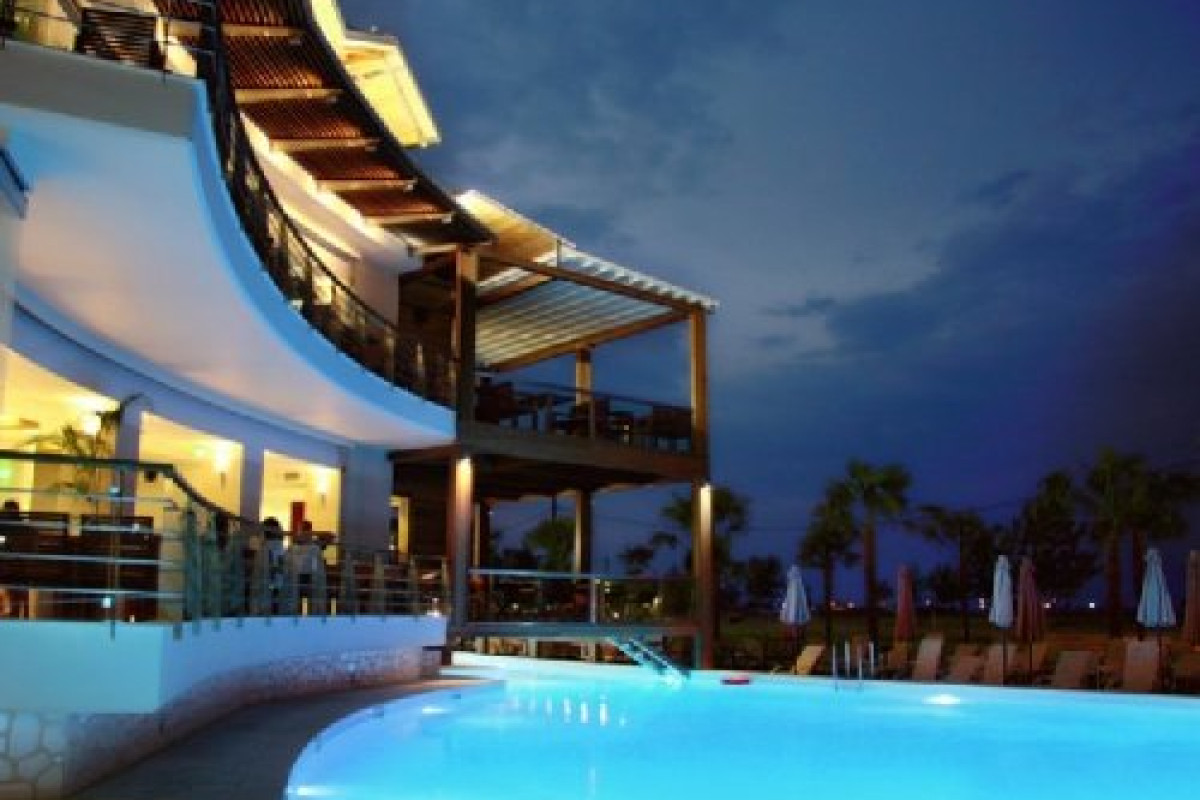 Cosmopolitan  and Spa (Paralia Katerinis)