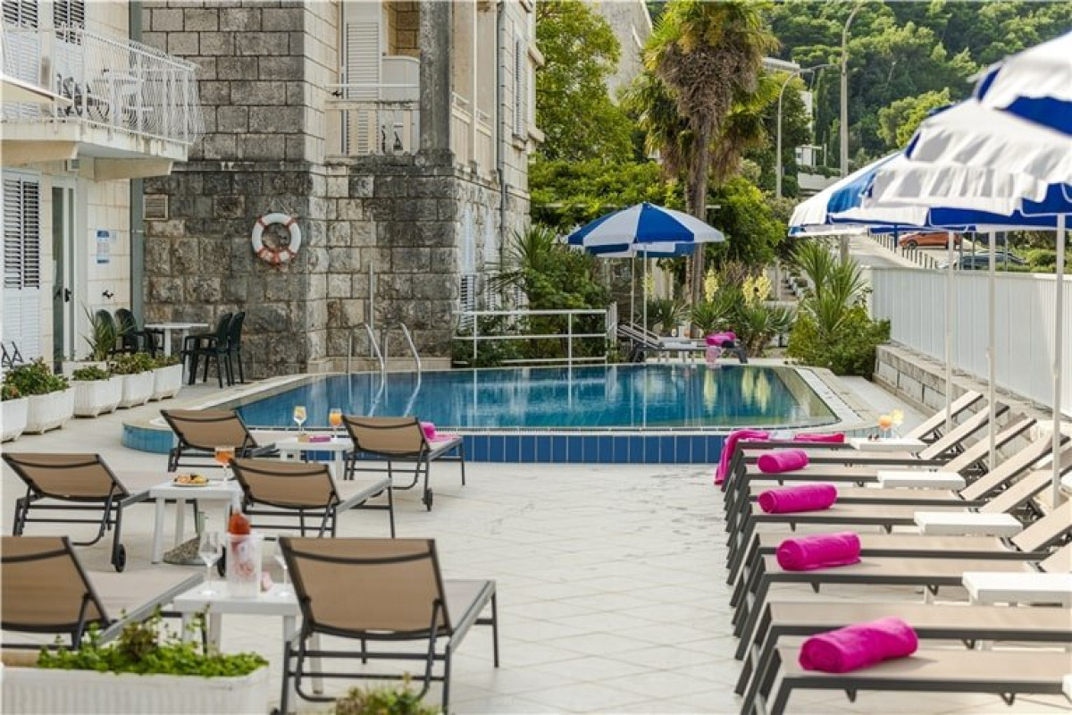 Hotel Komodor (Dubrovnik)