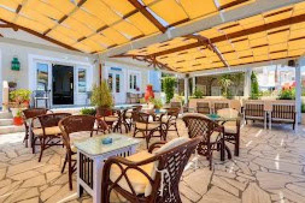 Akis Hotel (Kamari Santorini)