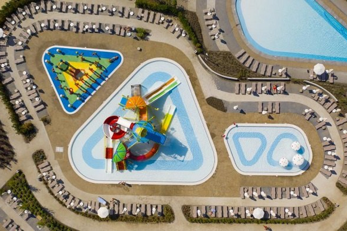 Wave Resort