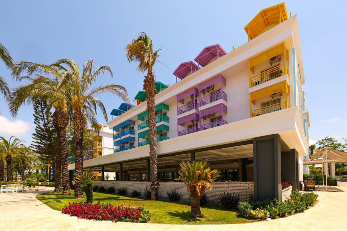 CRYSTAL PARAISO VERDE RESORT