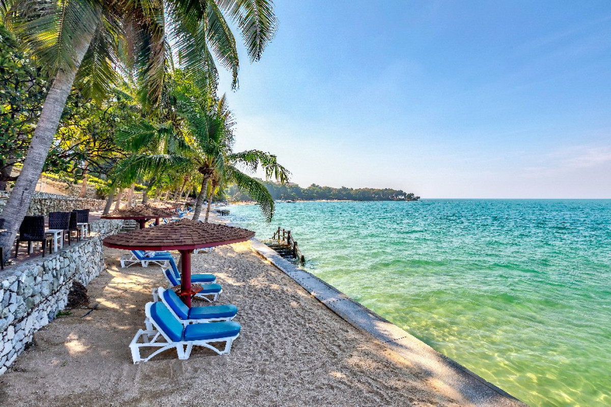 ROYAL CLIFF BEACH HOTEL