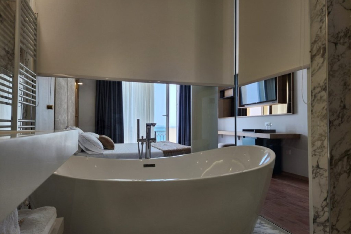 Gold Hotel (Vlore)