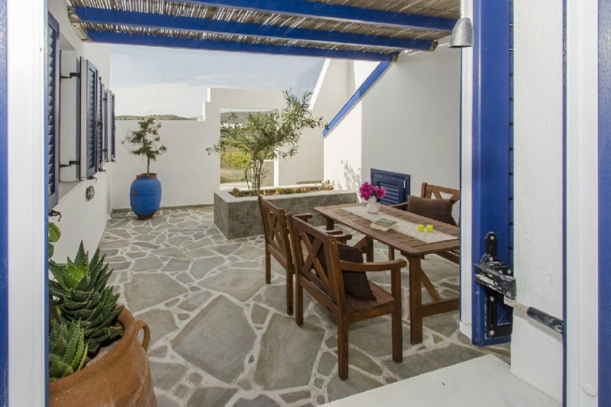 Heliovasilema Studio - Pollonia (Milos)