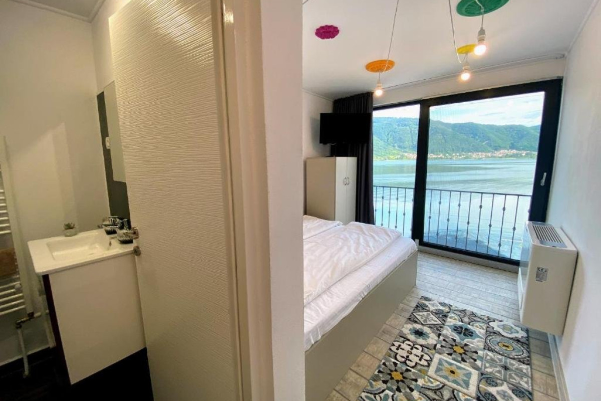 NOAH river house