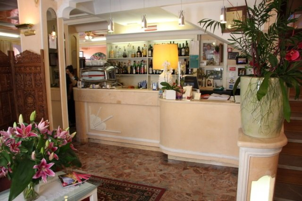 BRITANNIA (Marina Centro)