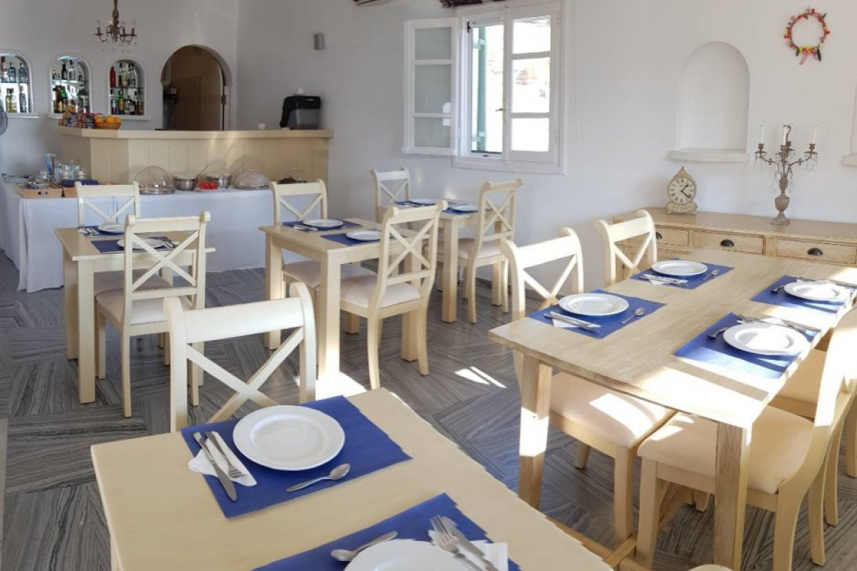 Adonis Hotel Apartments