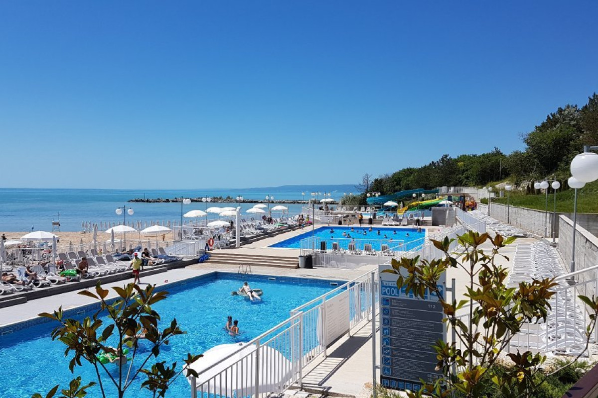 WHITE LAGOON  RESORT