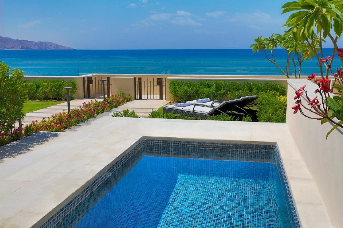 Al Manara Luxury Hotel