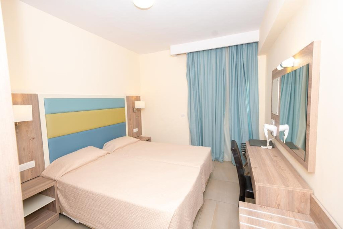 Tofinis Hotel